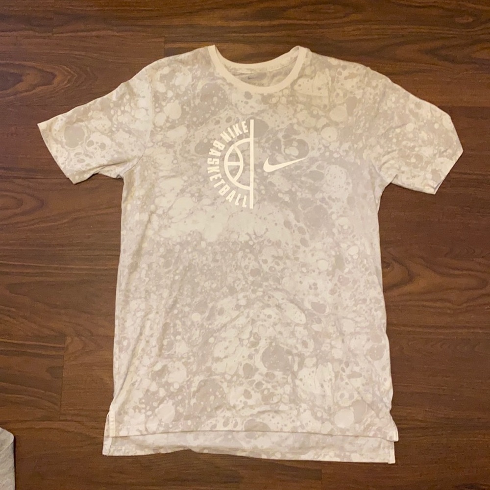 Nike Basketball Nike Streetwear T shirt. Retro